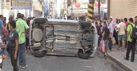 G Ve Culo Capota Ap S Sofrer Colis O No Centro De Fortaleza