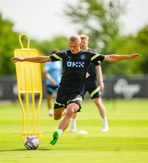 Haaland Mostra Pontaria Afiada Em Treino Do Manchester City Na Pr