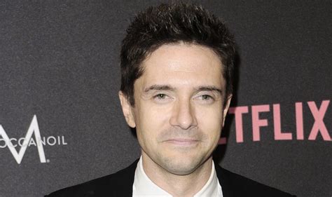 Unveiling Topher Graces Net Worth: From 70s Show To Hollywood Stardom