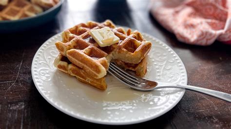 Simple Classic Waffles Recipe