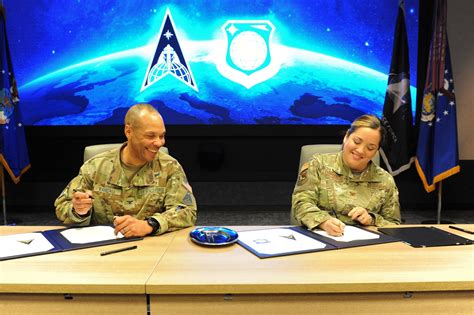 Nasic Nsic Sign Memorandum Of Agreement National Air And Space