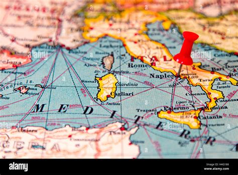 Nápoles Italia Anclado En Vintage Mapa De Europa Fotografía De Stock Alamy