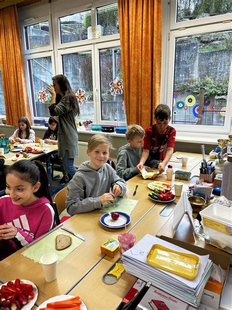 Osterfr Hst Ck In Den Klassen Volksschule St Ulrich Bei Steyr