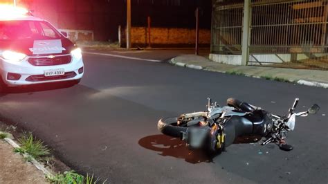 Motociclista Colide Na Traseira De Ve Culo Portal Morada Not Cias