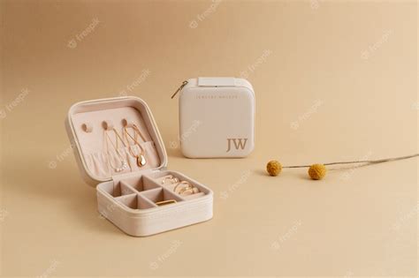 Premium PSD | View of elegant white jewelry box