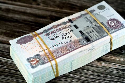 Egypt Money Roll Of New First Egyptian Le Egp Ten Pounds Plastic