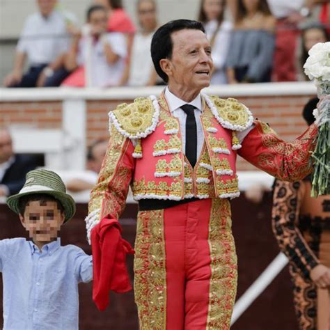 Jos Ortega Cano Dando La Vuelta Al Ruedo Con Su Hijo Jos Mar A En Su