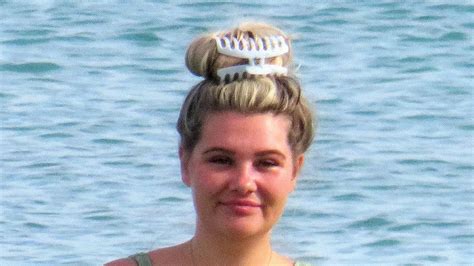 Love Island S Shaughna Phillips Shows Off Her Postpartum Figure In Green Swimsuit As She Enjoys