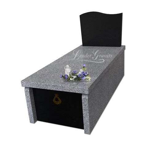 Monument Funeraire Classique En Himalaya Blue Avec Simple Tomable En