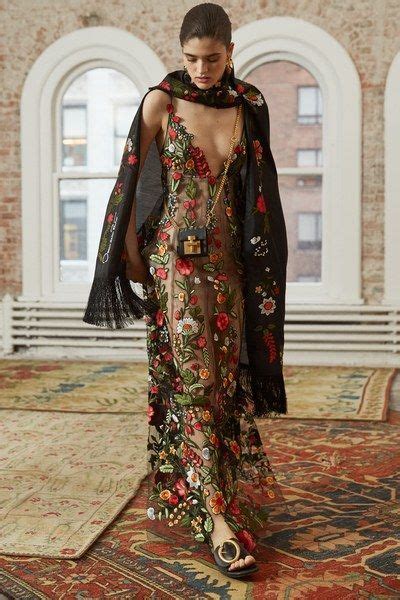 Oscar De La Renta Pre Fall 2019 Collection Vogue Fashion Couture