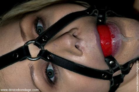 Sarah Jane Ceylon Samantha Sin In Hot Feet Blonde Bondage Live DeviceBondage Device