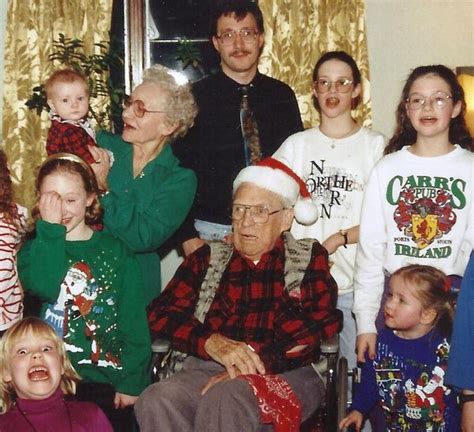 The 25 Funniest Family Christmas Portraits of All Time