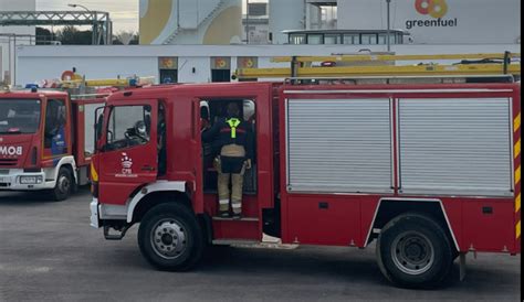 Dos personas intoxicadas por inhalación de humo en el incendio de una