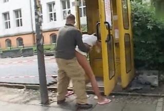 Sex v telefonní budce porno video zdarma Dlouhá Videa