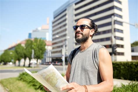 Conceito De Viagem Turismo Mochila E Pessoas Homem Viajando