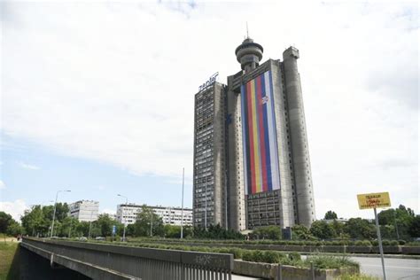 Drama Na Auto Putu Kod Geneksa Plamen Guta Automobil Stigli