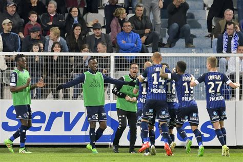 Domino s Ligue 2 AJ Auxerre 2 3 Estac Résumé Vidéo Dailymotion