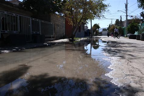 Piden Intervenci N De Simas Por Fuga De Agua Potable En Torre N