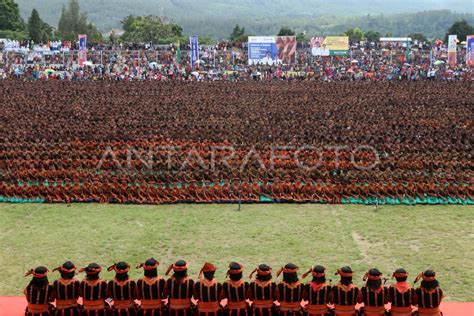 Rekor Muri Tari Saman Antara Foto