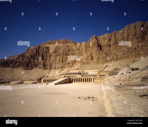 Hatshepsut Deir El Bahri Egypt The Tomb Of The New Kingdom