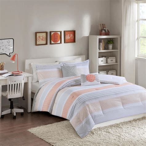 Intelligent Design Lou Piece Coral Full Queen Geometric Comforter Set