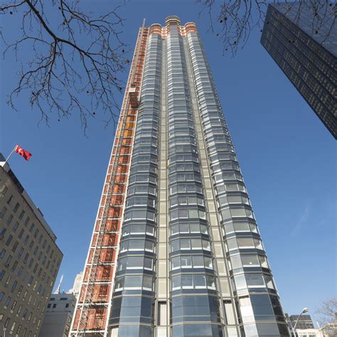 This guide explains the luxury amenities at 50 united nations plaza 18