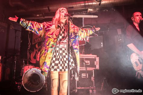 Live Fotos Von MIA Charlotte Lawrence Auf Dem Reeperbahn Festival