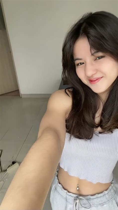 Vonzy Vonnyfelicia Onic Vonzy Seni Wanita Wajah Gadis Gadis Cantik