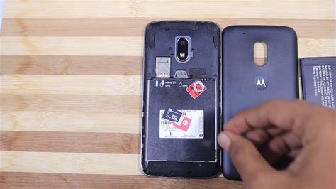 How To Insert Sim Card And Sd Card In Moto G Play Youtube