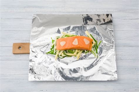 Vispakketje Met Zalm En Pastinaak Aardappelpuree Recept Hellofresh