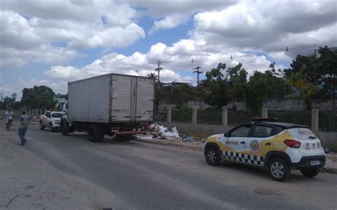 Operação Conjunta Flagra Despejo De Lixo Irregular E Apreende Caminhão