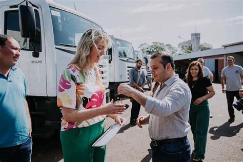 Intendentes De Cinco Municipios Recibieron Camiones Volcadores