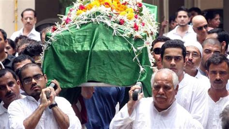 Pictures | Jiah Khan | Funeral - Filmibeat