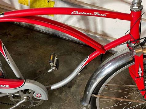 Red Schwinn Cruiser Four With Bike Lock Byceauction Ltd Ohio