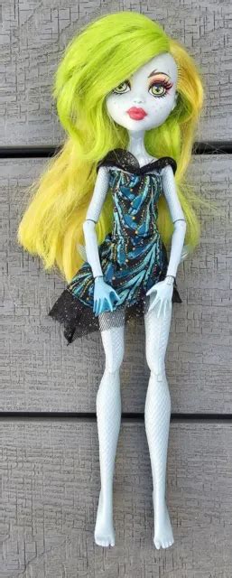 Monster High Freaky Fusion Lagoonafire Doll Lagoona Blue Jinafire