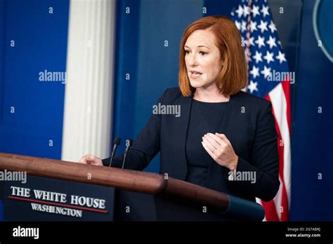 Il Segretario Alla Stampa Della Casa Bianca Jen Psaki Parla Ai