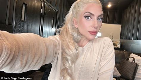 Lady Gaga Comparte Selfies Glamorosas Despu S De Brindarles A Sus