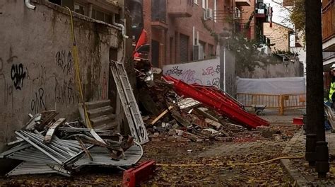 La Comunidad Derribar El Edificio Afectado Por La L B De Metro En San