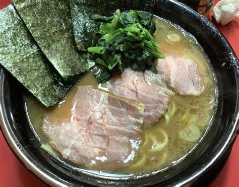 『中盛ラーメン ＋ チャーシュー』家系ラーメン とらきち家のレビュー ラーメンデータベース