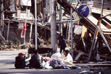 阪神淡路大震災 当時撮った写真に位置情報を付けました→ 19950117 Great Hanshin Awaji Earthquake