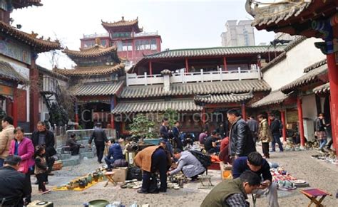 China Travel Guide: Things To Do, China Famous Antique Markets