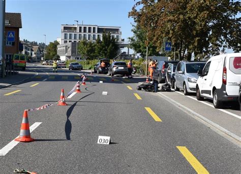 Thalwil Rollerfahrer bei Auffahrunfall verletzt Kanton Zürich