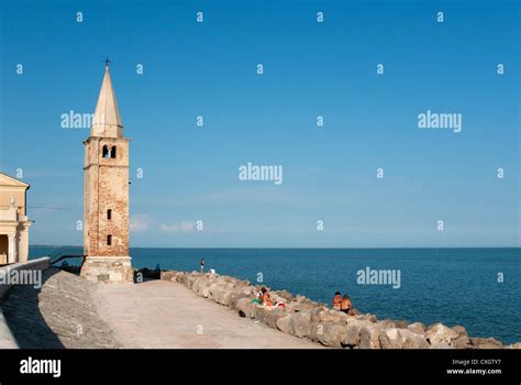 Torre Campanaria Faro Della Chiesa Della Beata Vergine Del Angel