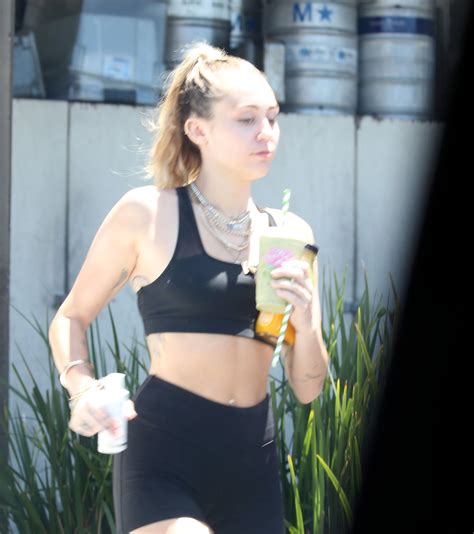 Miley Cyrus Sexy Cameltoe Hot Celebs Home