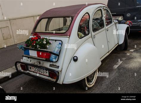 Citroën 2CV o deux chevaux o deux chevaux vapeur lit dos caballos de