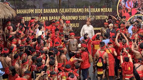 Hujan Hujanan Prabowo Kampanye Di Pontianak Disambut Pasukan Merah