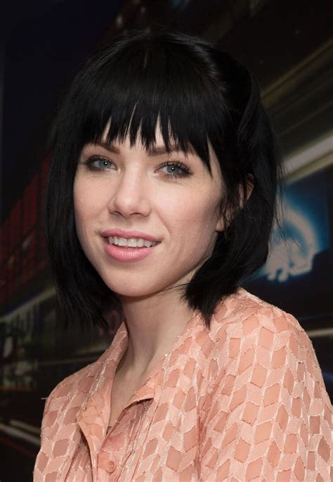 Carly Rae Jepsen Just Got the It Haircut of Fall. Come See | Glamour 