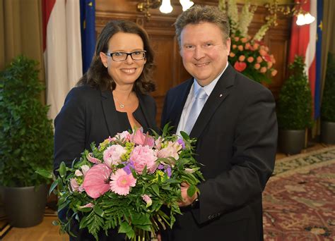 Erstmals Frau Als Leiterin Des B Ros Des B Rgermeisters Bestellt