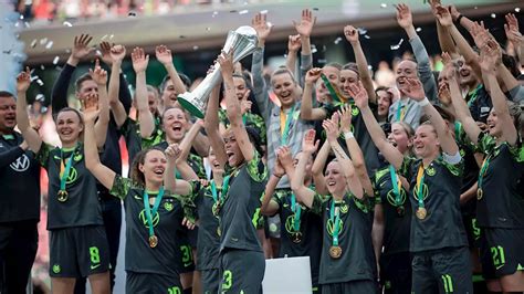 Fußball Zehnter DFB Pokal Titel in Serie Wolfsburgs Frauen bezwingen