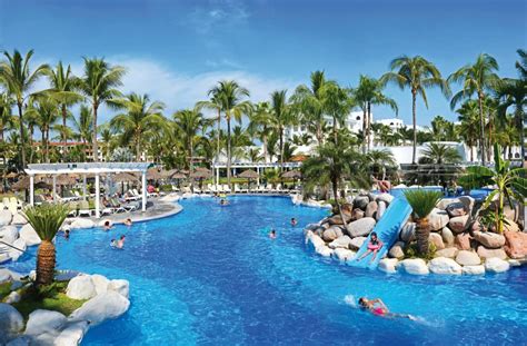 Hotel Riu Jalisco - Relax and Unwind on the Pacific Coast of Mexico